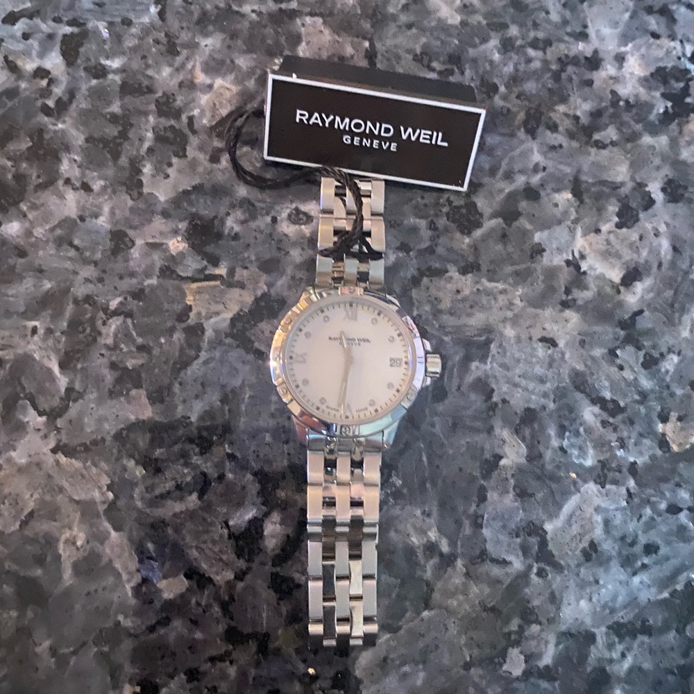 Raymond Weil Tango Classic Mother of Pearl Diamond Watch Luxury Bracelet
